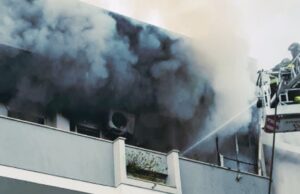 Rifornisce una stufa e scatta l’incendio: paura in un appartamento a Cagliari