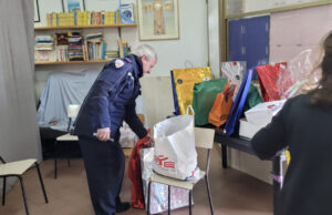 Sassari, la Polizia Locale regala doni alle famiglie bisognose