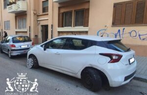 Cagliari, danneggiò tre auto in sosta: fermato 21enne