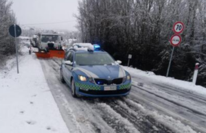 Si ribalta col Range Rover a causa del ghiaccio: ferito 63enne