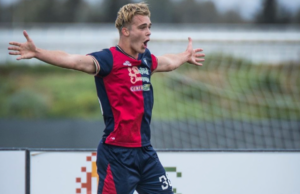 Il Cagliari reagisce allo svantaggio e rischia di vincere in 10 col Frosinone