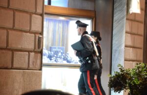 Pirri, tenta di piazzare l’Iphone rubato: denunciata 43 enne