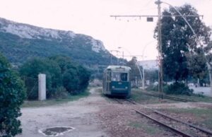 Poetto 1973, la foto del tram conquista il web