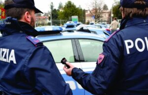 Fermato dalla Polizia, reagisce: “Chi ca**o siete voi?”