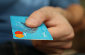 Pagamenti digitali, a Cagliari i dati peggiori in tutta Italia