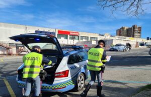 Ubriaco, senza patente, senza cinture e senza permesso di soggiorno