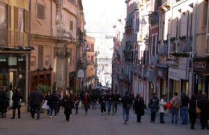 In Sardegna chiudono 2,7 negozi al giorno: è il dato peggiore in Italia