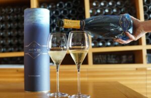 Vini, dai fondali sardi arriva il primo “spumante subacqueo”