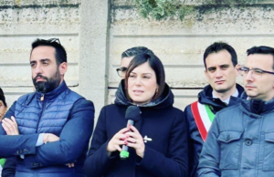 San Gavino, la politica in piazza per il salvataggio della fonderia