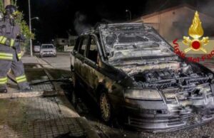 Nuovo attentato nell’Isola: bruciata auto della sindaca di Abbasanta