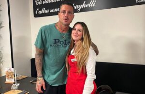Fabrizio Corona a Cagliari: inaugurazione e foto con i fans
