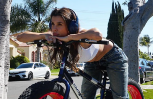 Elisabetta Canalis si separa da Brian Perri, ma non può lasciare gli Usa