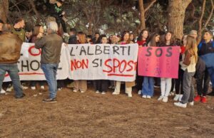 “L’Alberti non si sposta””: in piazza per salvare il liceo