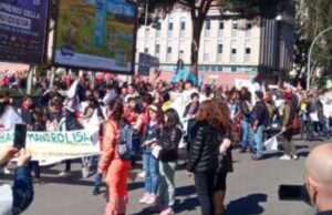 Oristano, in migliaia in piazza per chiedere il diritto alla salute