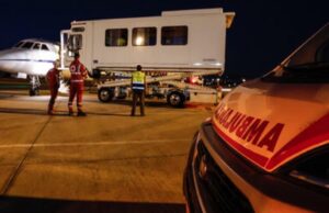 Bimbo di 7 giorni in pericolo: volo salva-vita da Cagliari a Roma