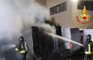 Furgoni in fiamme nella notte a Decimomannu, in corso le indagini