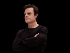 Lino Musella: “Il mio primo film? In Sardegna, facevo un killer con doppia personalità”