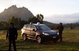I carabinieri cercano un fucile rubato e trovano la droga: coppia arrestata