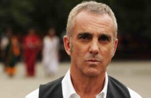 “A Carbonia mi dicono che non c’è la tv”: è polemica per Federico Buffa