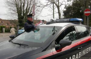 Trasporta carcasse d’auto: denunciato per ricettazione