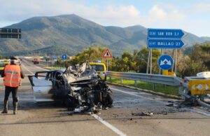San Vito, Clio contro il guardrail: coinvolta famiglia di tre persone