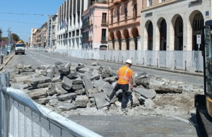 Lavori in via Roma, Cocco Ortu: “La città è in panne”