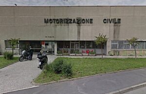 Cagliari, cerca di prendere la patente “barando”: denunciato bengalese