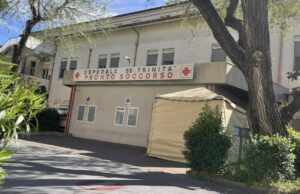 Cagliari, in ospedale dopo una coltellata: si indaga su una rapina finita male