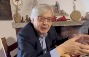 Vittorio Sgarbi a sorpresa a Oliena: “Io voglio una Italia bella così”