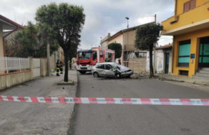 Auto finisce contro albero a Marrubiu: 45enne in elisoccorso