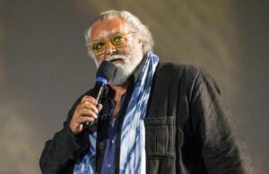 “Tifosi sardi con i denti cariati grigi”: bufera social su Diego Abatantuono