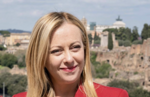 Giorgia Meloni lascia la vacanza in Puglia: approdo in Sardegna? Giorgia Meloni