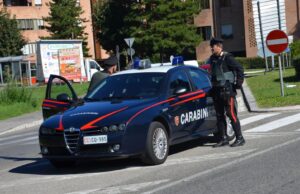 Guida il Doblò ma ha la patente revocata dal 2020: denunciato