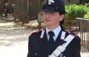 L’ex collega senegalese gli sta antipatico: gli distrugge l’auto