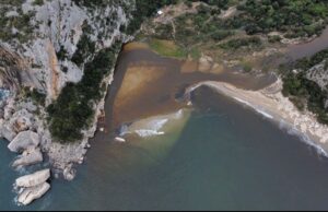 “Cala Luna scompare”, ma spunta foto del 2004 che spiega tutto