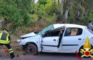 Santu Lussurgiu, auto finisce fuori strada: spavento per una ragazza