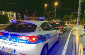 Fuga folle per Cagliari, il conducente si presenta alla polizia: denunciato