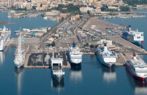 In valigia sabbia e conchiglie asportate dalla spiaggia, 4 turisti nei guai