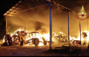 San Giovanni Suergiu, azienda agricola devastata da un grave incendio