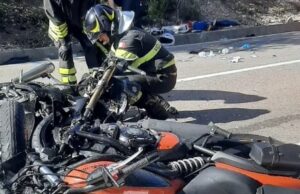 Tragedia a Cala Gonone: scontro tra moto, muore un uomo di Dorgali