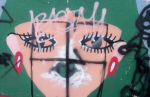 Scritte nazifasciste a Cagliari: vandalizzato graffito de La Fille Bertha