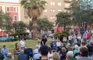 L’opposizione in piazza a Cagliari: “Giù le mani dalla nostra città”
