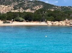 Budelli, turisti trovati sulla spiaggia rosa: multa salata