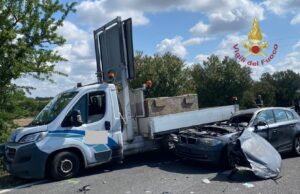 Siliqua,scontro sulla 130: automobilista estratto dalle lamiere