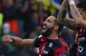 Bagno di folla per Pavoletti: “Tenetemi un po’ di birre, stiamo arrivando”