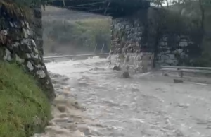 Il maltempo fa disastri a Macomer: l’acqua invade le strade come un fiume