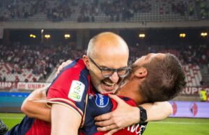 Festa rossoblù all’Unipol Domus: l’abbraccio di Truzzu a Pavoletti