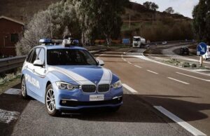 Camion autospurgo in fiamme: traffico rallentato sulla 131 Dcn