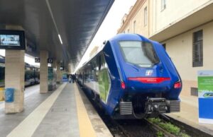 Si ferma il treno Cagliari-Sassari: passeggeri costretti a prendere due bus