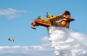 Grosso incendio in Ogliastra: arriva Canadair da Genova